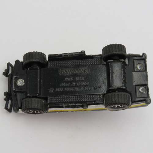 Matchbox Ruff Trek die-cast racing pickup truck toy car