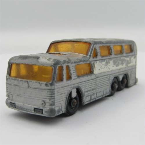 Lesney Matchbox No. 66 Greyhound couch die-cast bus