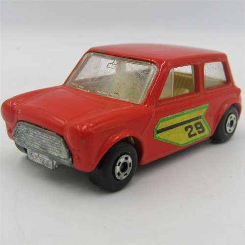 Matchbox Superfast #29 Racing Mini die-cast toy car
