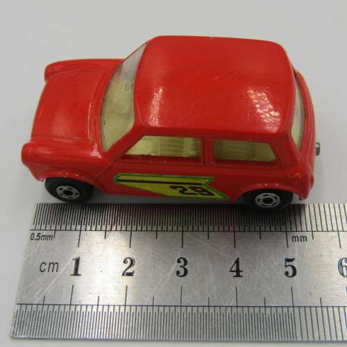 Matchbox Superfast #29 Racing Mini die-cast toy car