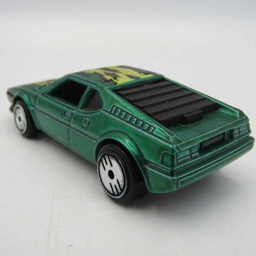 Hot Wheels Ultra Hots BMW M1 Wind Splitter die-cast toy car