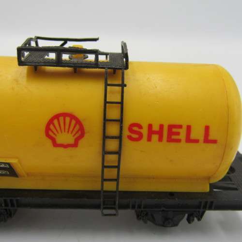 Vintage Lima Shell tanker railway wagon - HO scale
