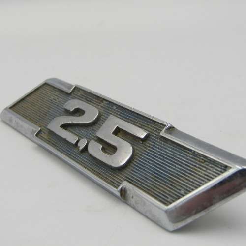 Vintage Chevrolet 2.5 car badge