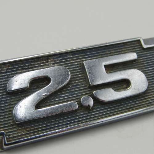 Vintage Chevrolet 2.5 car badge