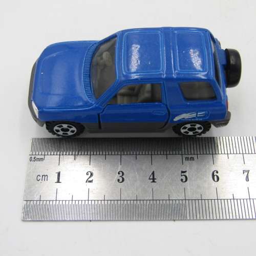 Tomy Tomica #24 Toyota Rav 4 die-cast toy car - scale 1/57