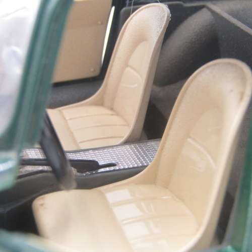 Bburago 1961 Jaguar E-Type die-cast model car - scale 1/18