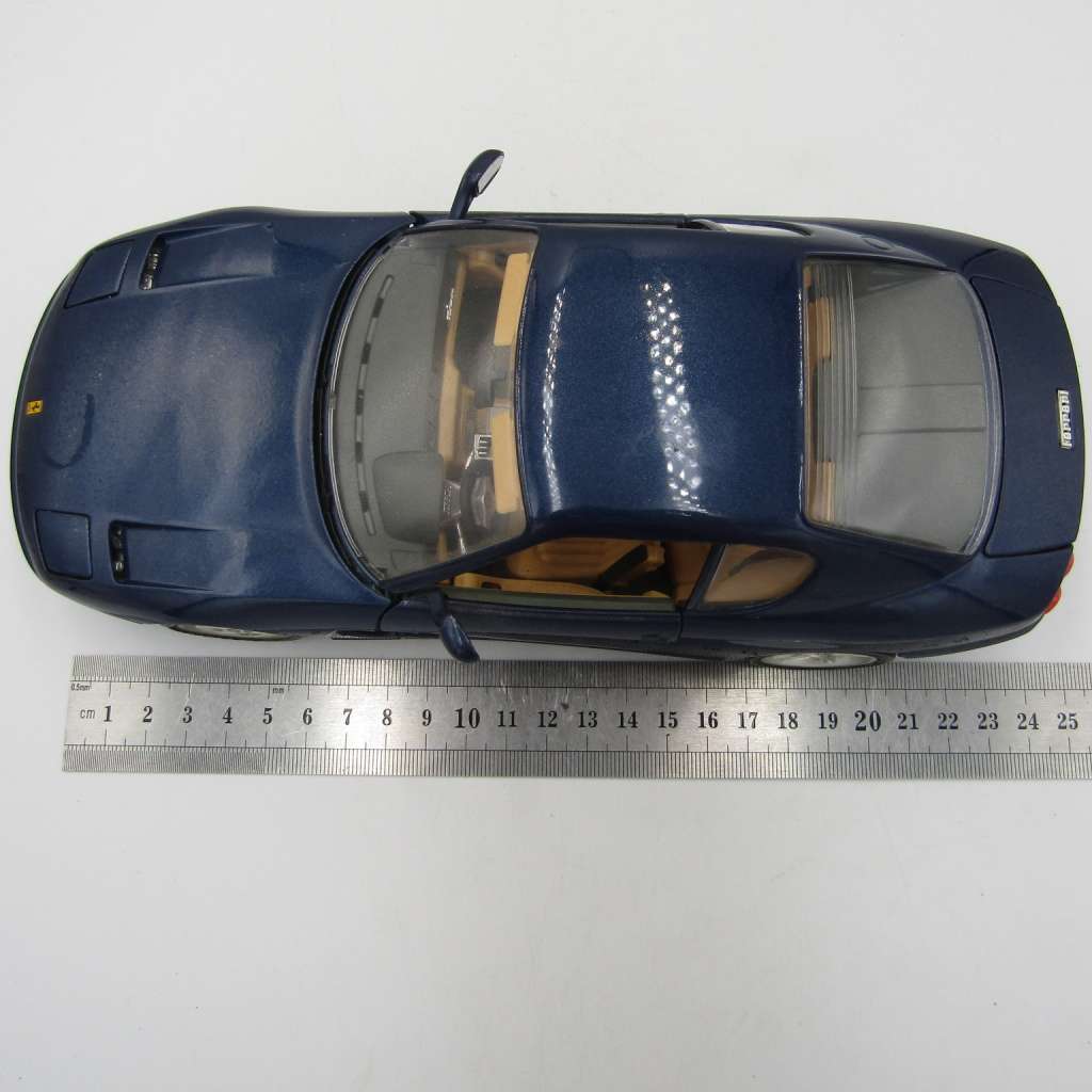 Bburago 1992 Ferrari 456 GT die-cast model car - scale 1/18