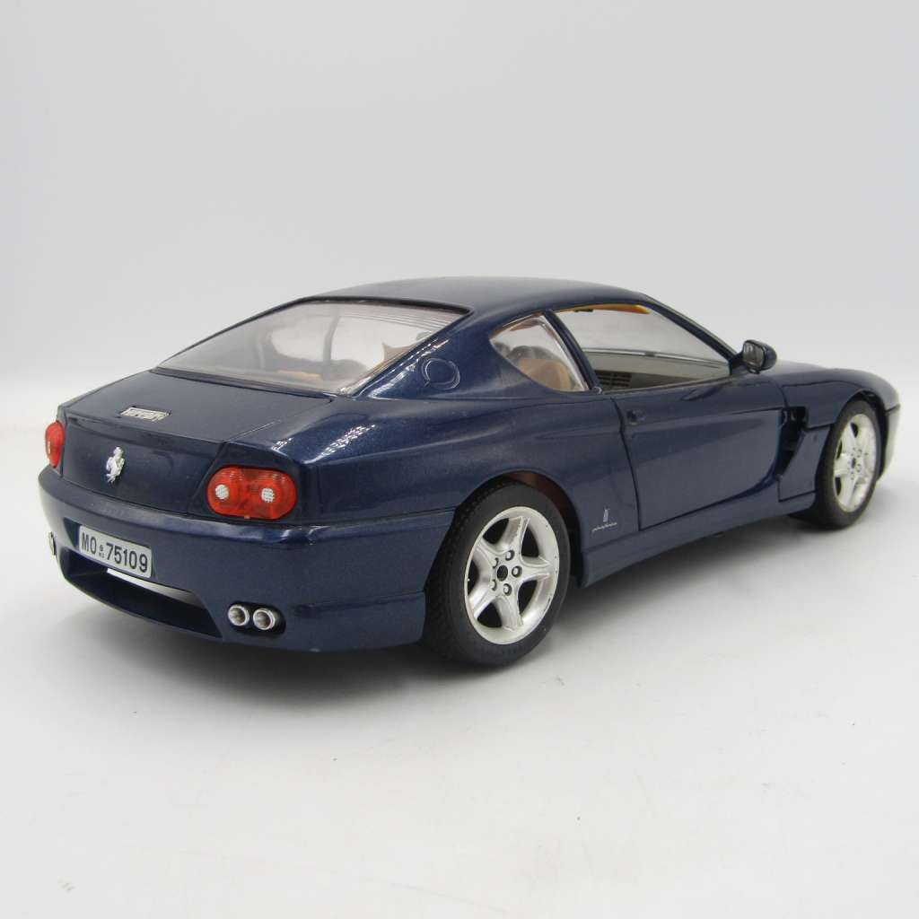 Bburago 1992 Ferrari 456 GT die-cast model car - scale 1/18