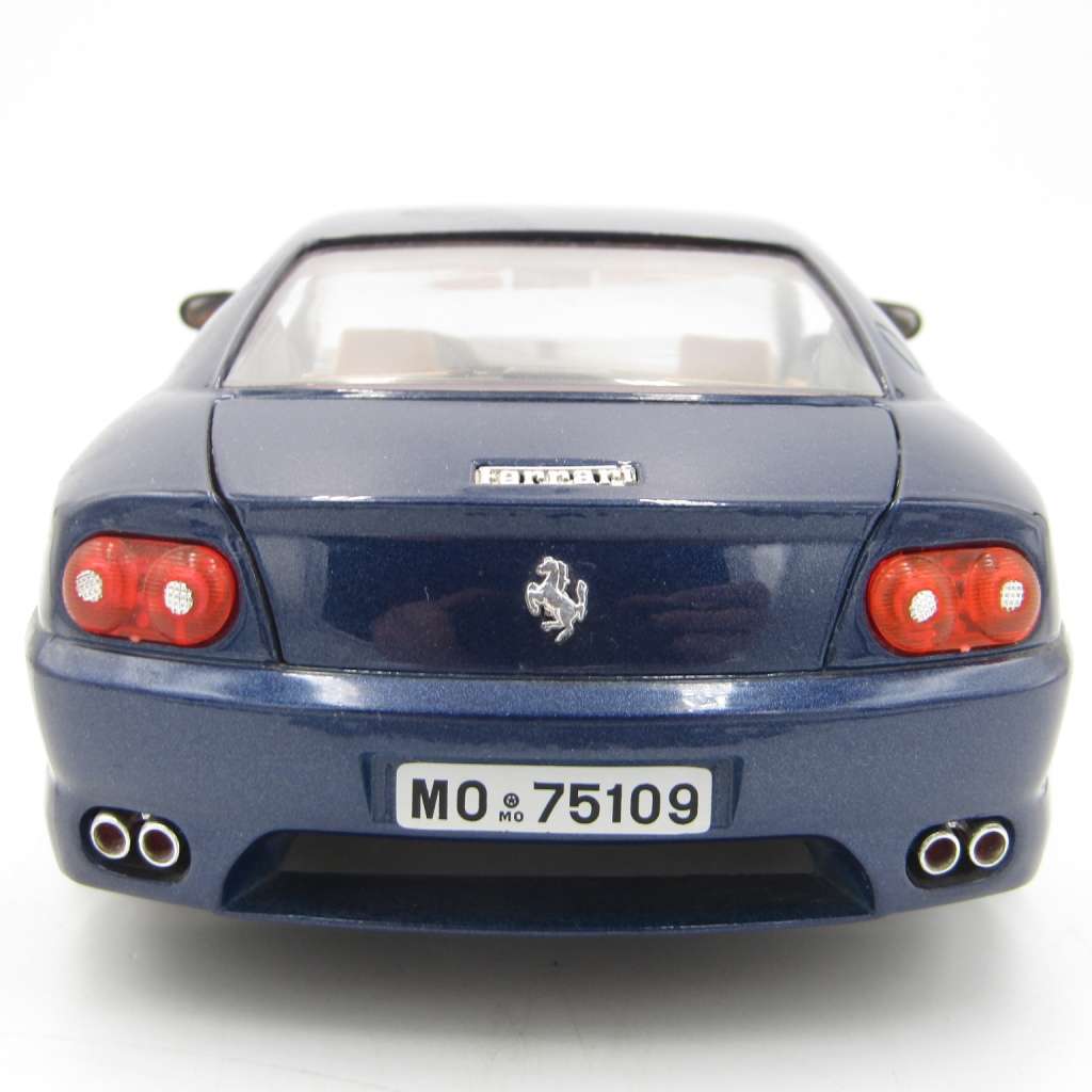 Bburago 1992 Ferrari 456 GT die-cast model car - scale 1/18