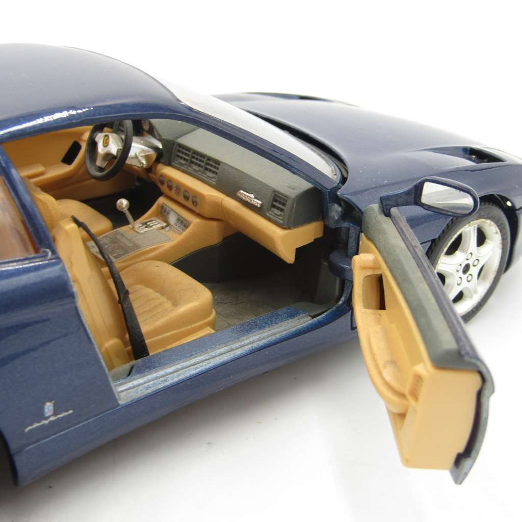 Bburago 1992 Ferrari 456 GT die-cast model car - scale 1/18