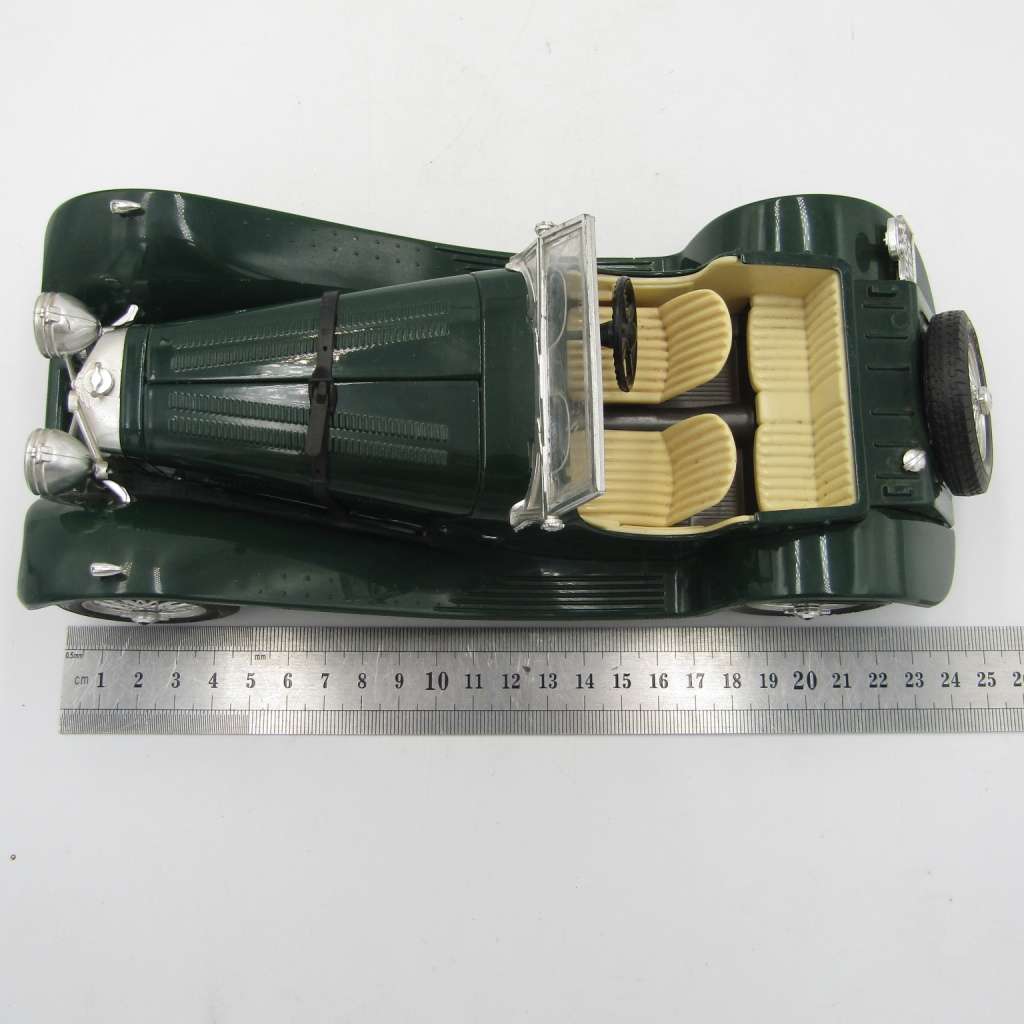 Bburago 1937 Jaguar SS 100 die-cast model car - scale 1/18