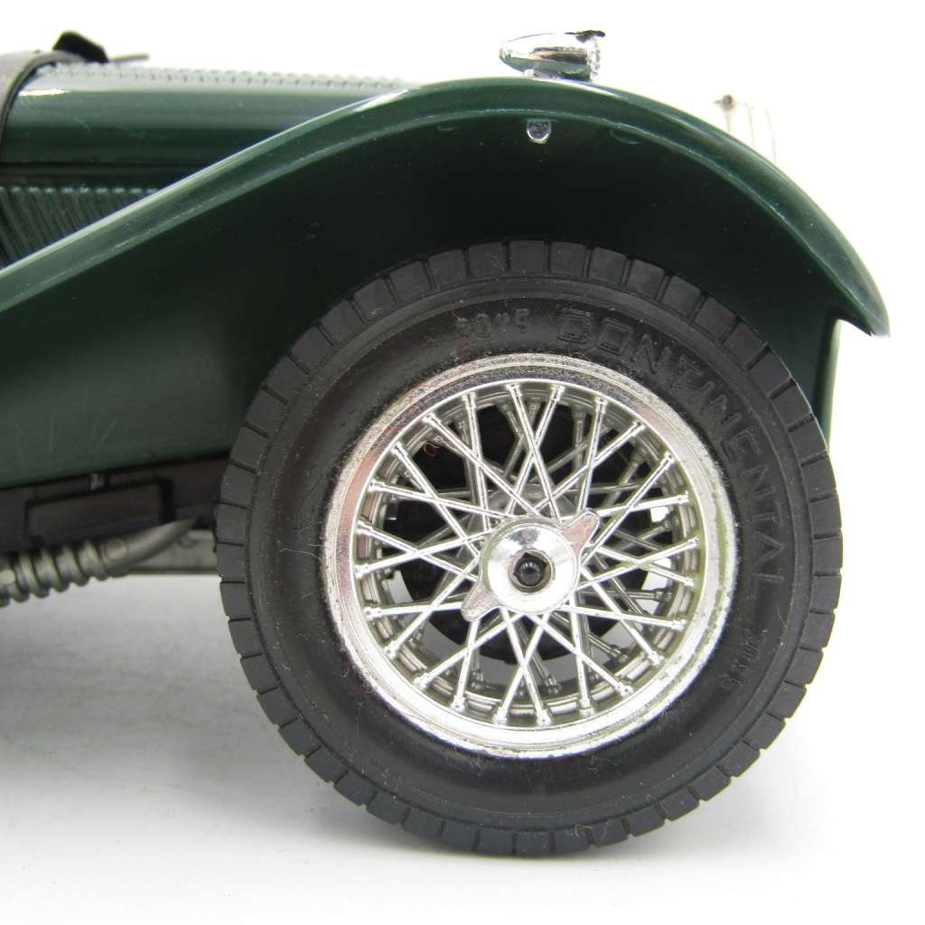 Bburago 1937 Jaguar SS 100 die-cast model car - scale 1/18