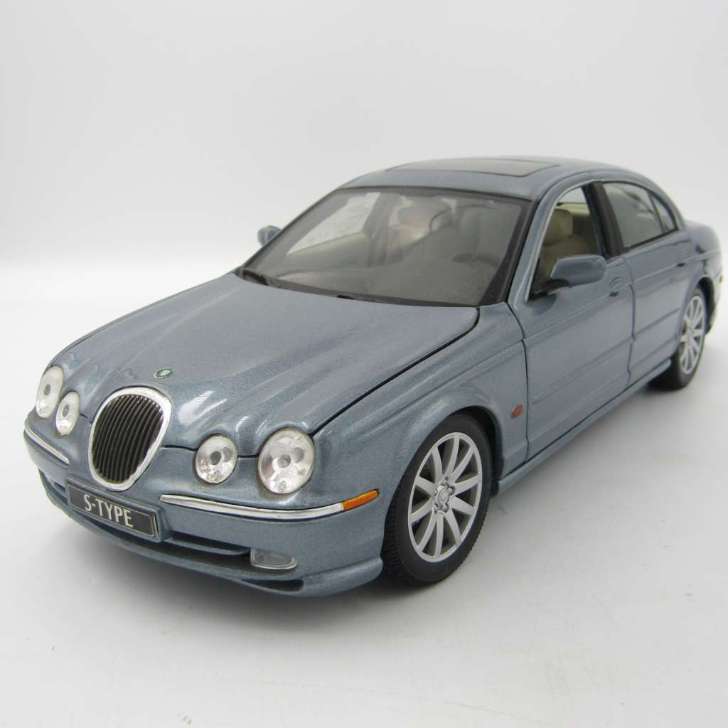 Maisto Jaguar S-Type die-cast model car - scale 1/18