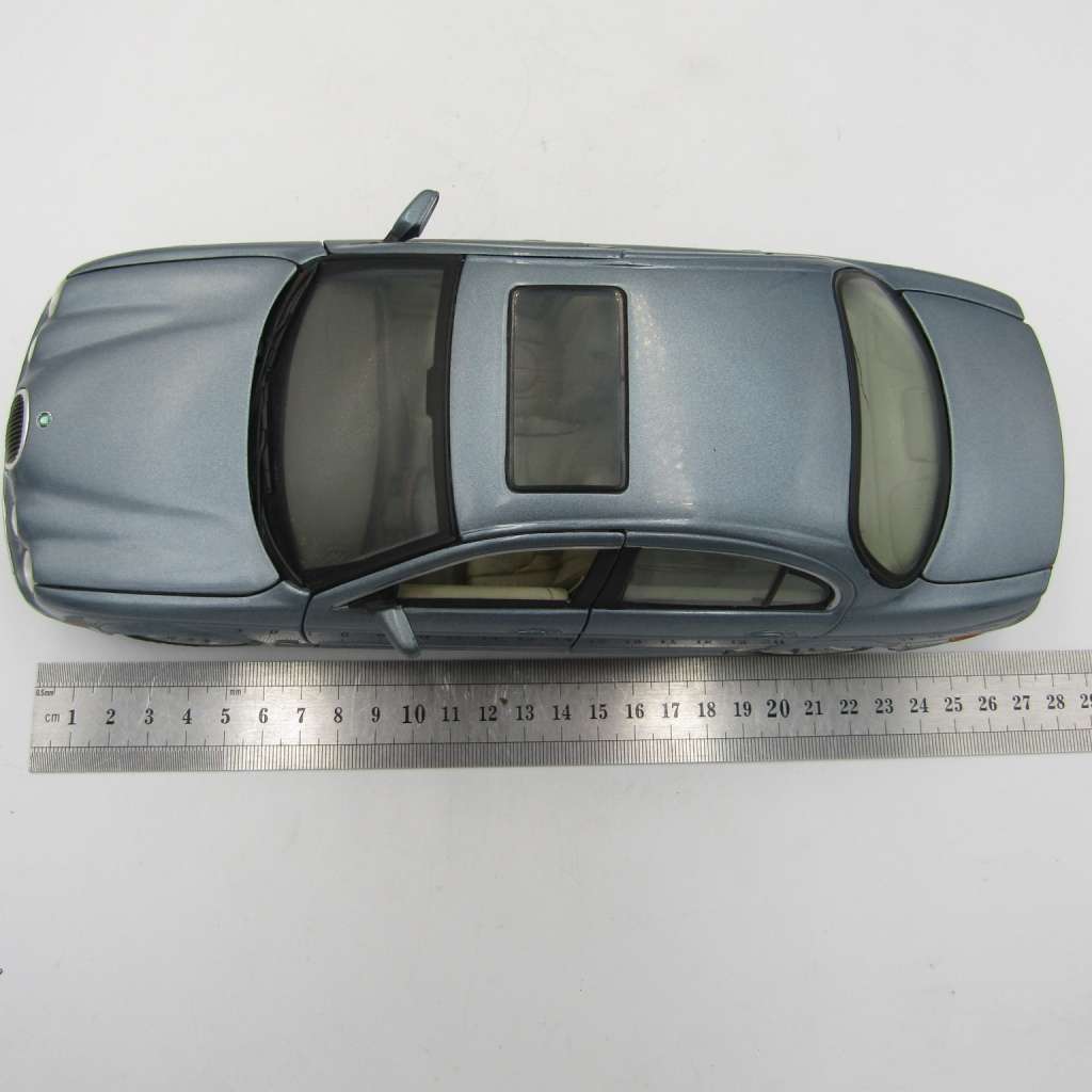 Maisto Jaguar S-Type die-cast model car - scale 1/18
