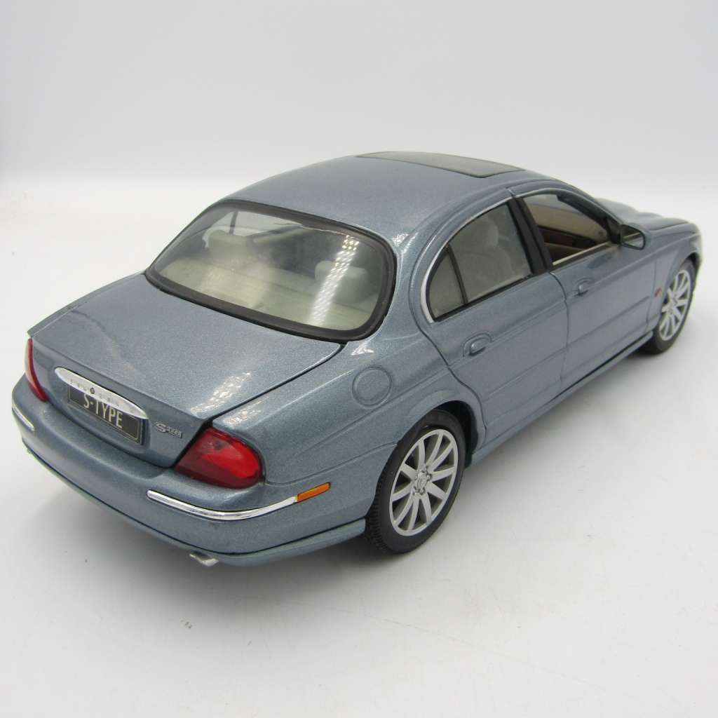 Maisto Jaguar S-Type die-cast model car - scale 1/18