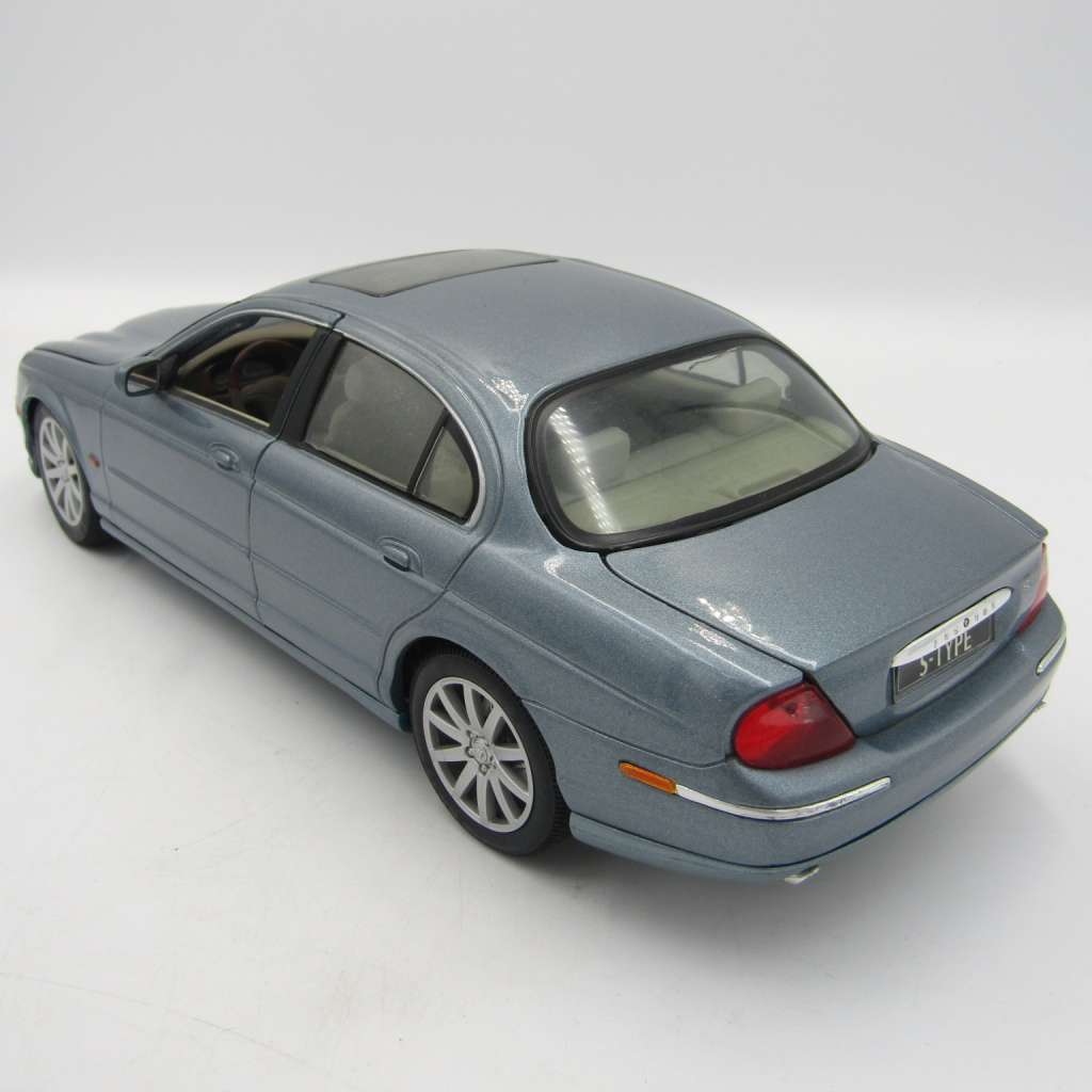 Maisto Jaguar S-Type die-cast model car - scale 1/18