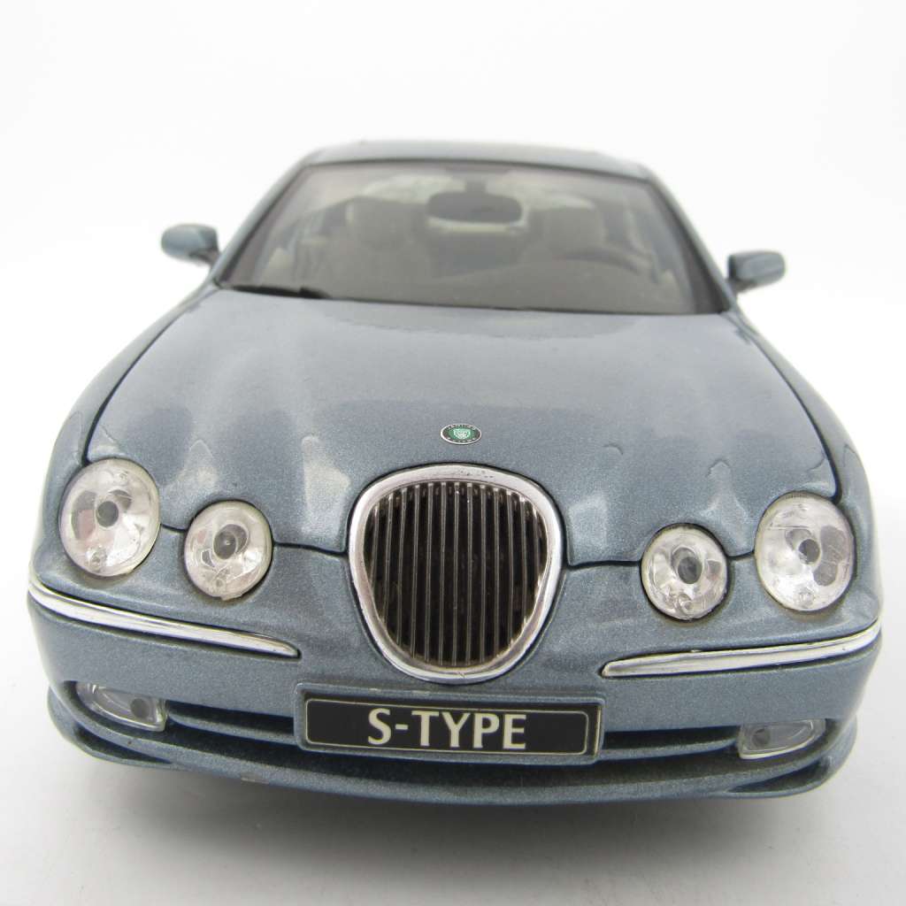 Maisto Jaguar S-Type die-cast model car - scale 1/18