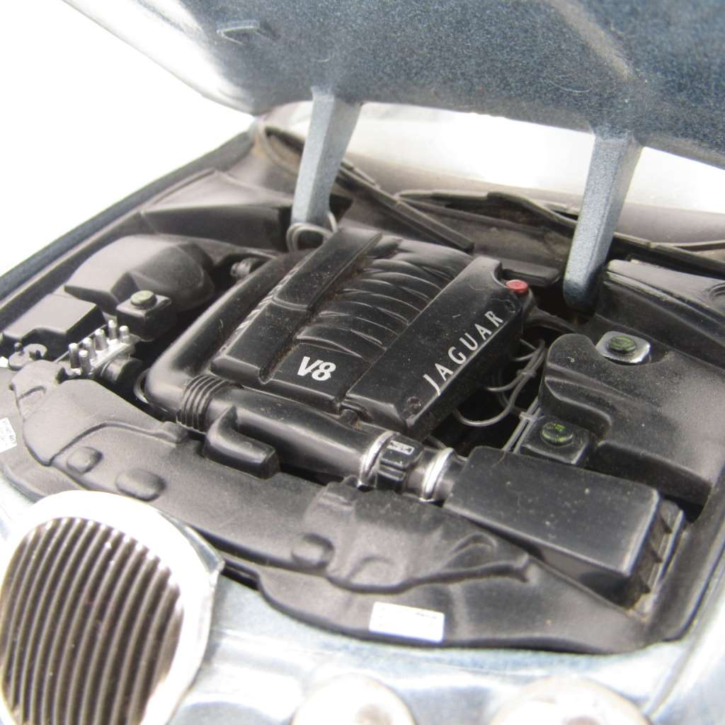 Maisto Jaguar S-Type die-cast model car - scale 1/18