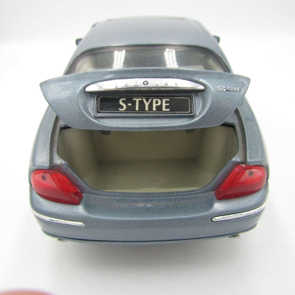 Maisto Jaguar S-Type die-cast model car - scale 1/18