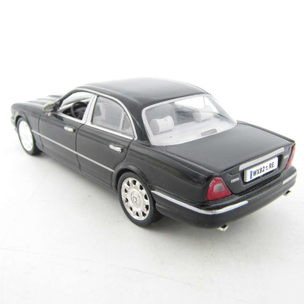 Universal Hobbies Jaguar Daimler die-cast model car - scale 1/43 - mirror missing