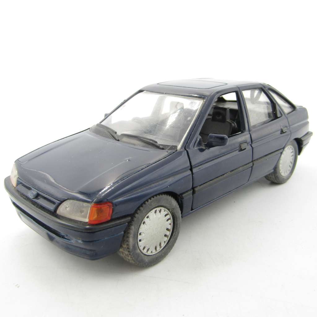 Schabak Modell Ford Escort die-cast model car - scale 1/24