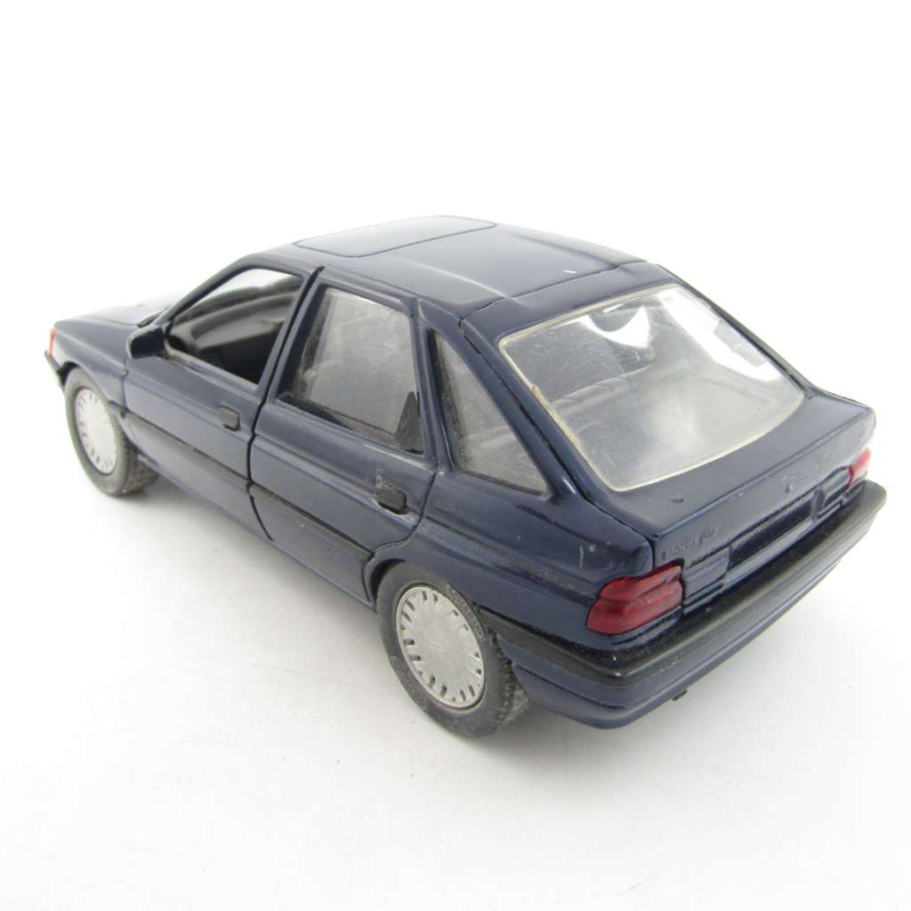 Schabak Modell Ford Escort die-cast model car - scale 1/24