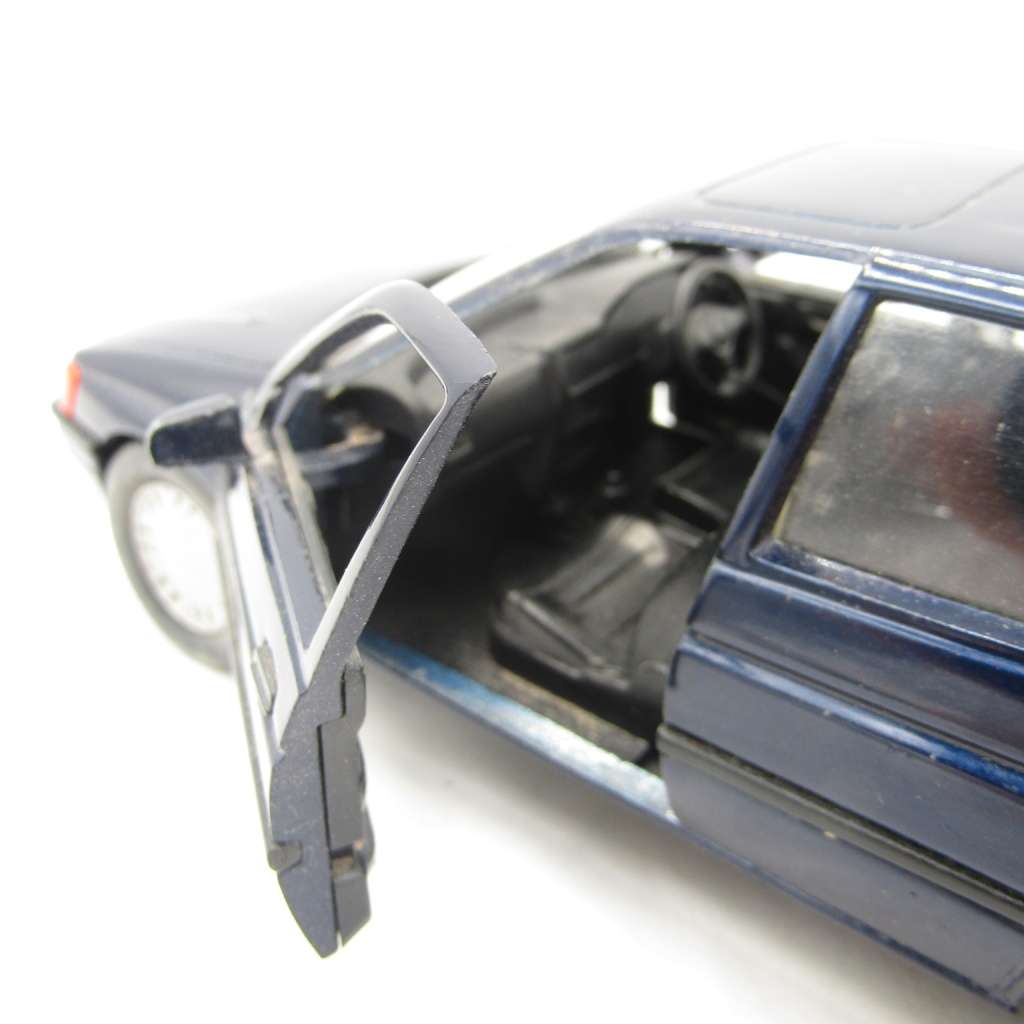 Schabak Modell Ford Escort die-cast model car - scale 1/24