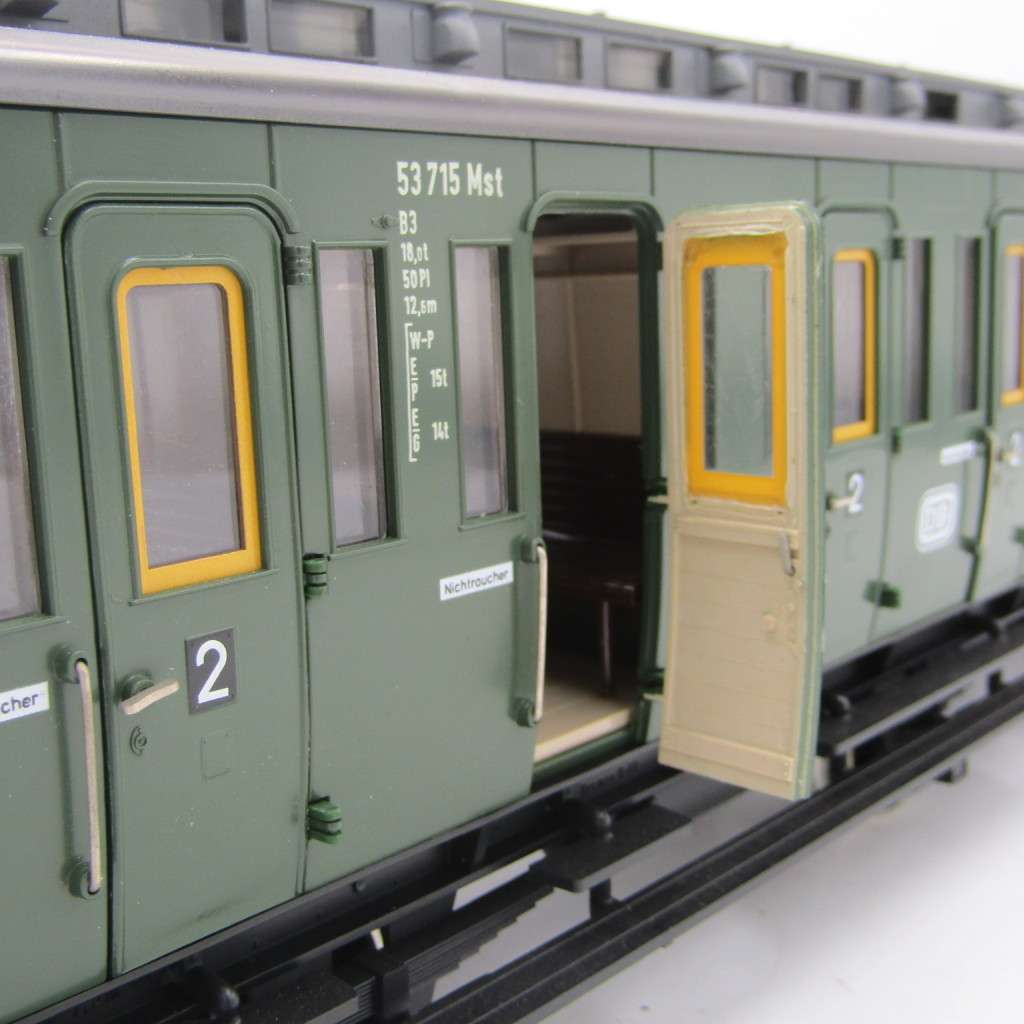 Marklin Gauge 1 Passenger coach wagon #5804