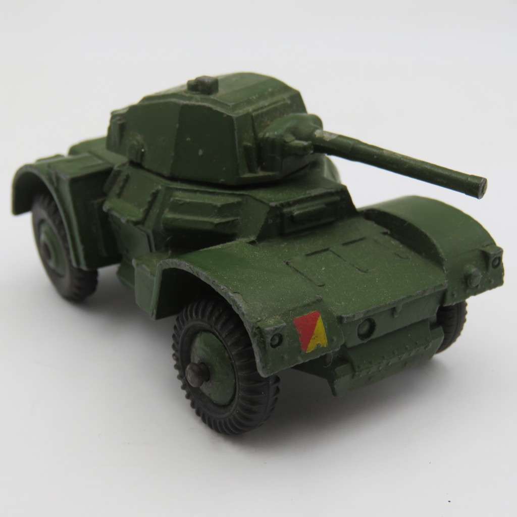 Meccano Dinky Toys #670 Armoured car die-cast toy