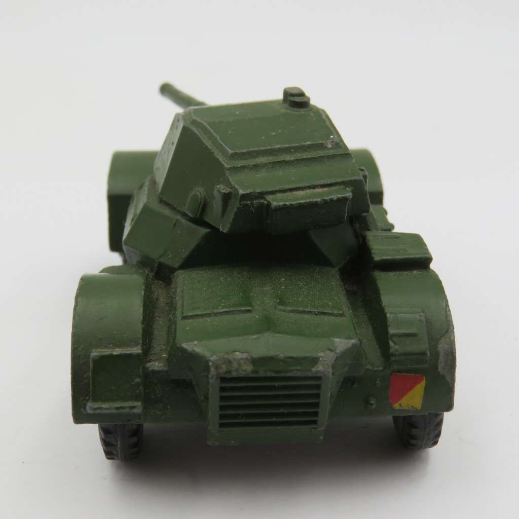 Meccano Dinky Toys #670 Armoured car die-cast toy