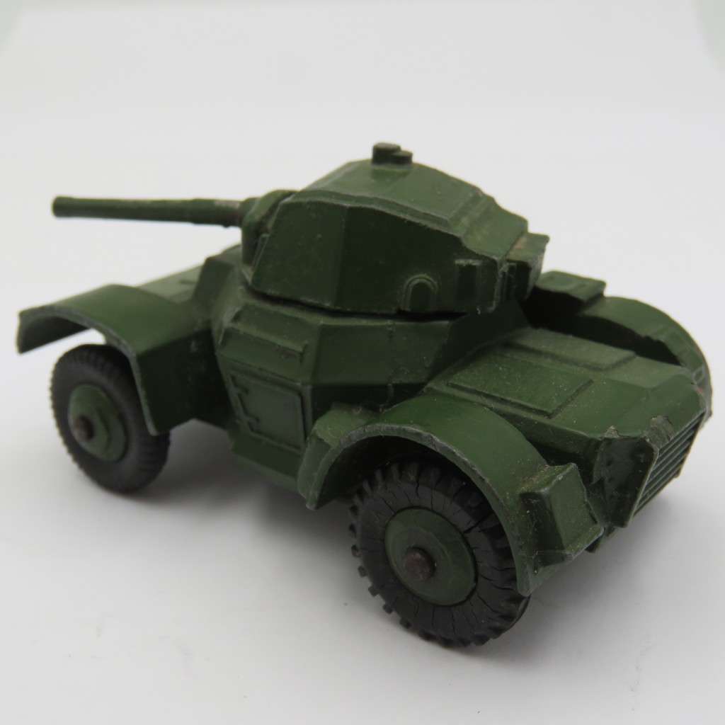Meccano Dinky Toys #670 Armoured car die-cast toy