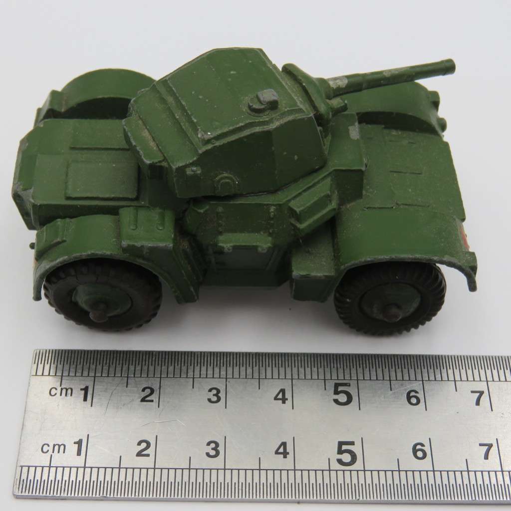 Meccano Dinky Toys #670 Armoured car die-cast toy