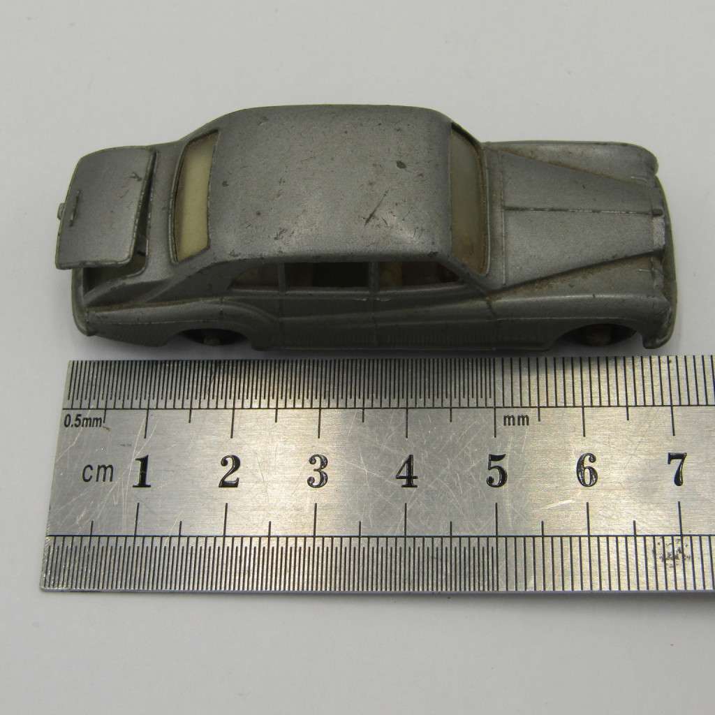 Matchbox Moko Lesney #44 Rolls Royce Phantom V die-cast toy car