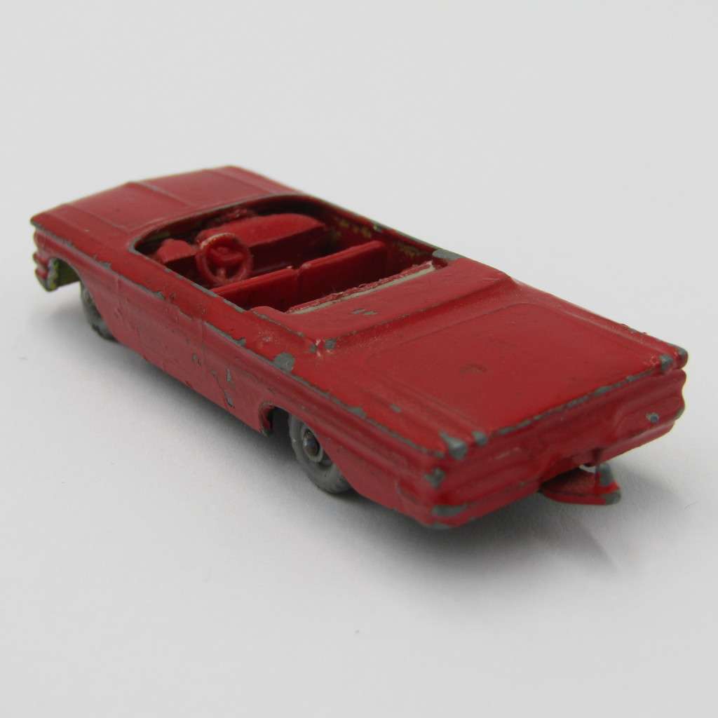 Matchbox Moko Lesney #39 Pontiac Convertible die-cast toy car - no windshield