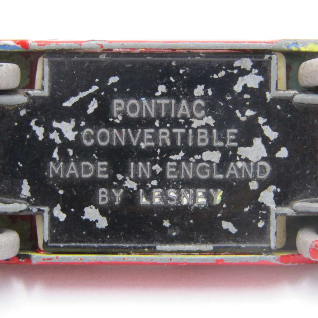 Matchbox Moko Lesney #39 Pontiac Convertible die-cast toy car - no windshield