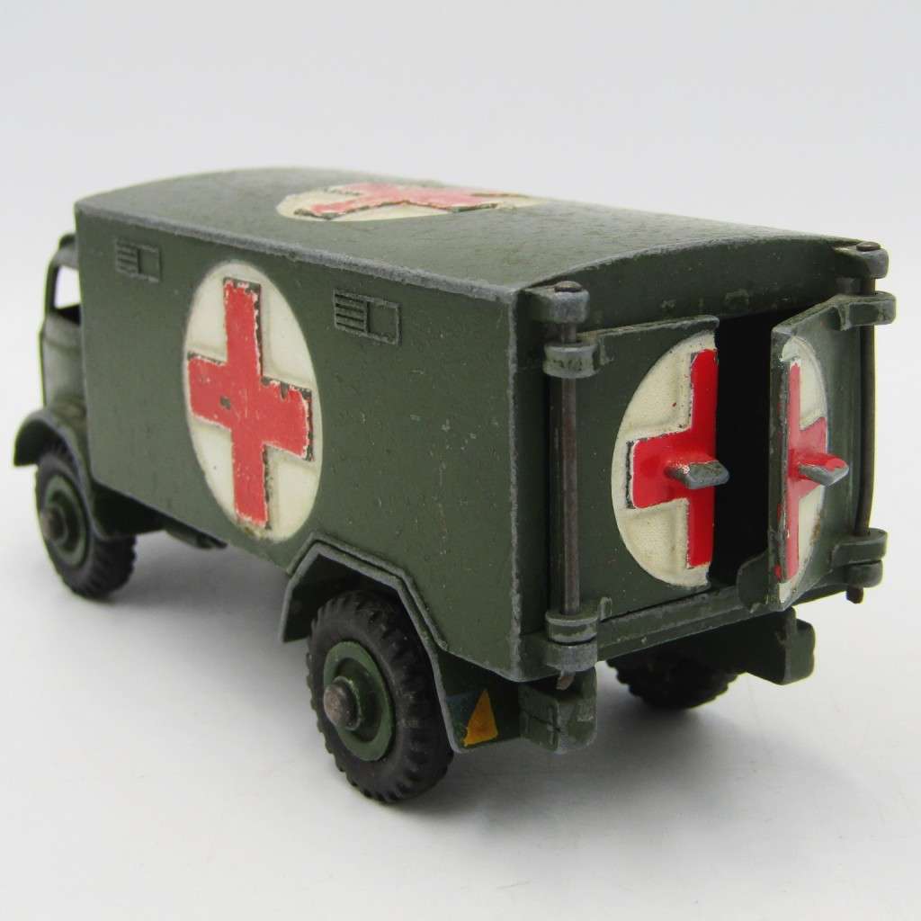 Meccano Dinky Toys #626 Military Ambulance die-cast toy truck