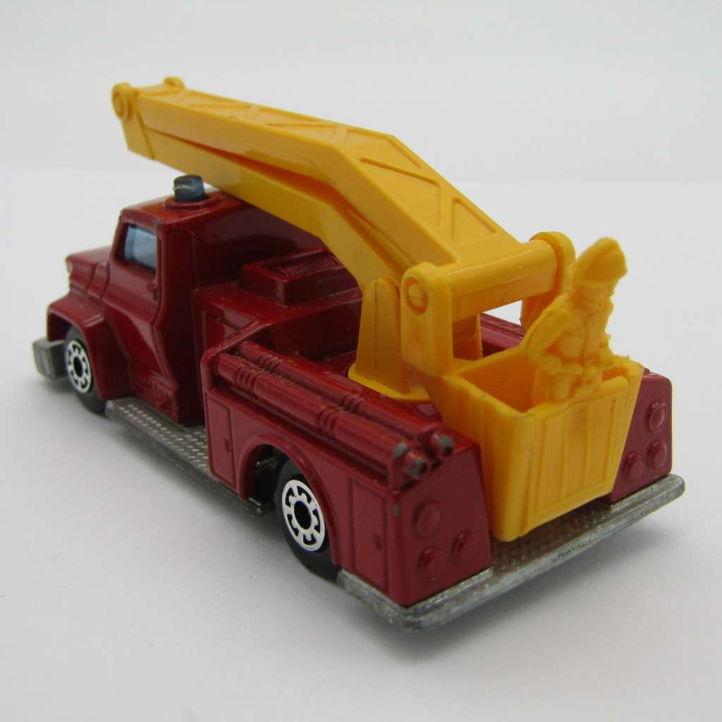 Matchbox Superfast #13 Snorked Fire Engine die-cast toy car - boxed - base broken