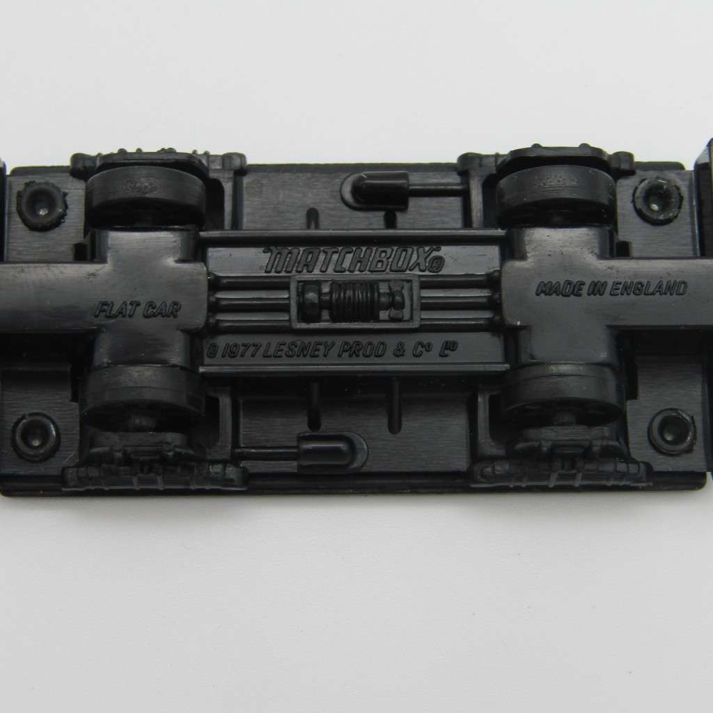 Matchbox #25 Flat car and container train wagon in box ( lid missing )