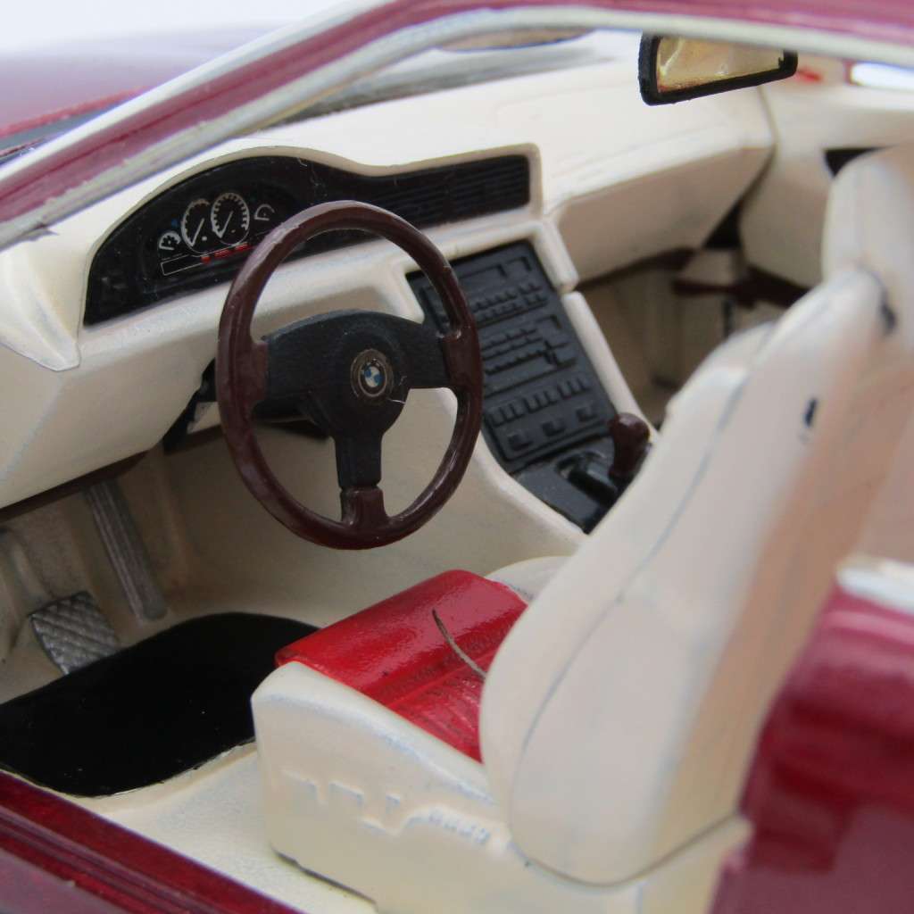 Revell BMW 850. die-cast model car - scale 1/18