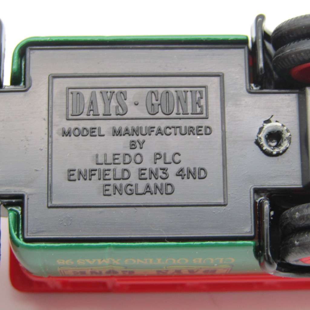 Lledo 1935 Dennis Single deck coach Collectors Club 1998 in box