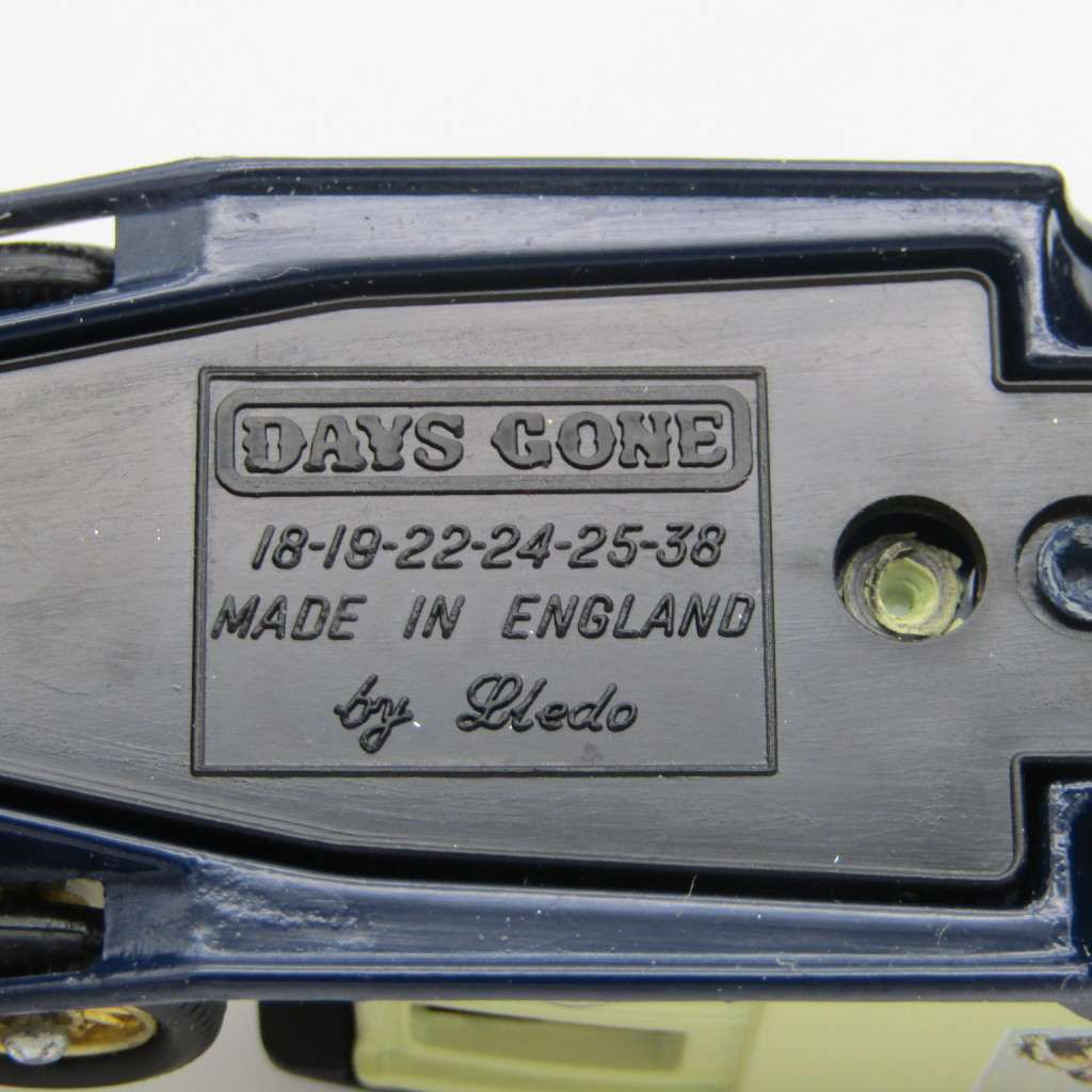 Lledo the Saturday evening post 1936 Packard truck in box