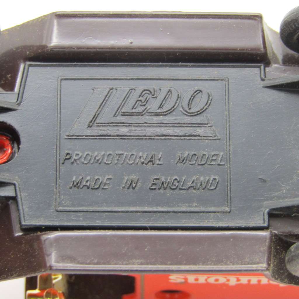 Lledo metal replicas Model T Ford Warburton`s in box