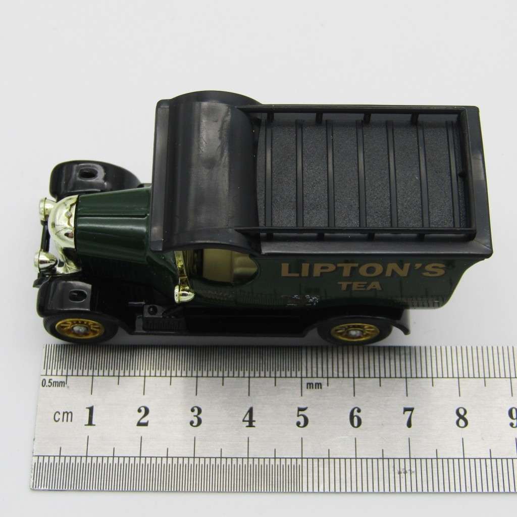 Lledo Days Gone 1926 Bull Nose Morris Van Lipton`s Tea