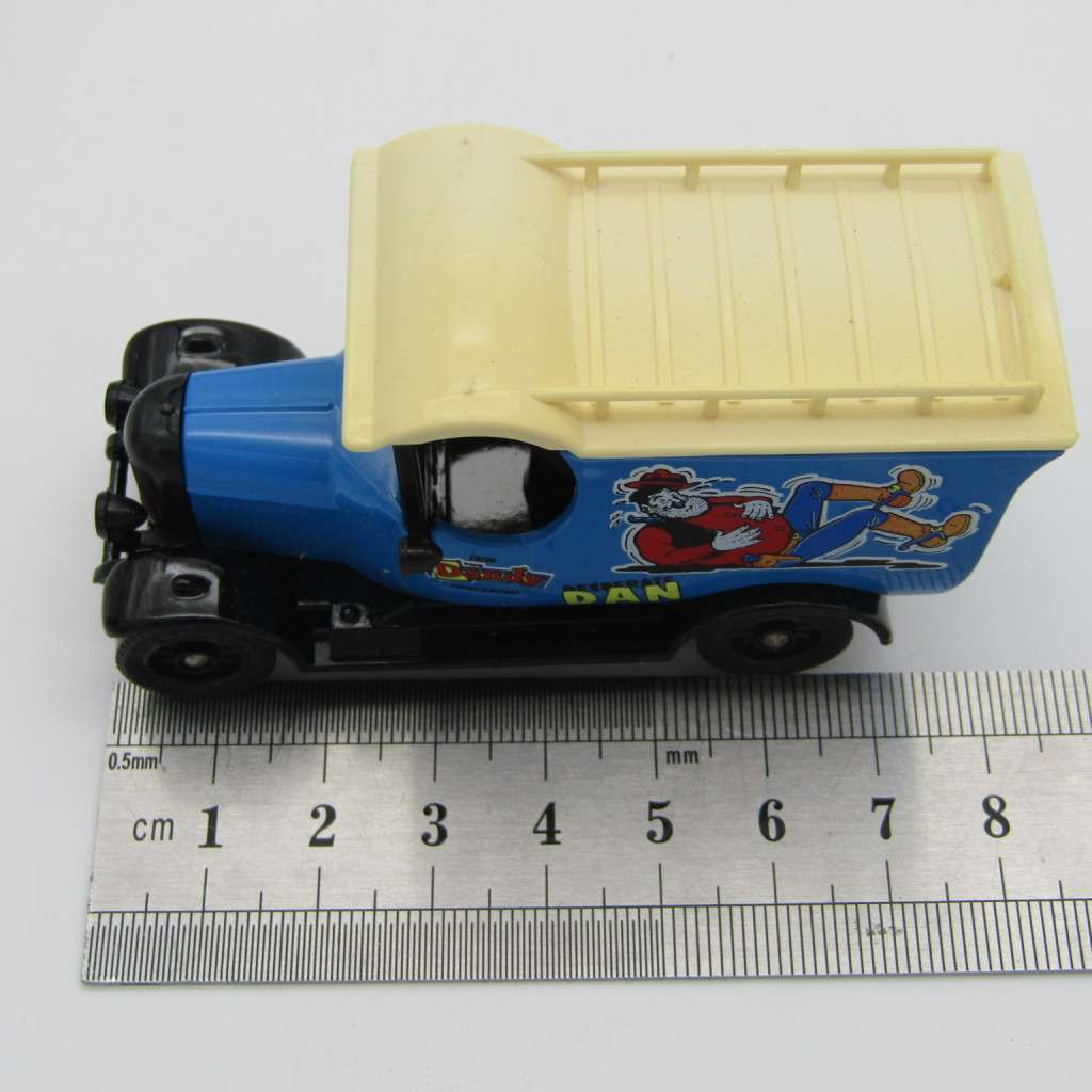 Lledo Junior collection Morris Van Dandy Desperate Dan