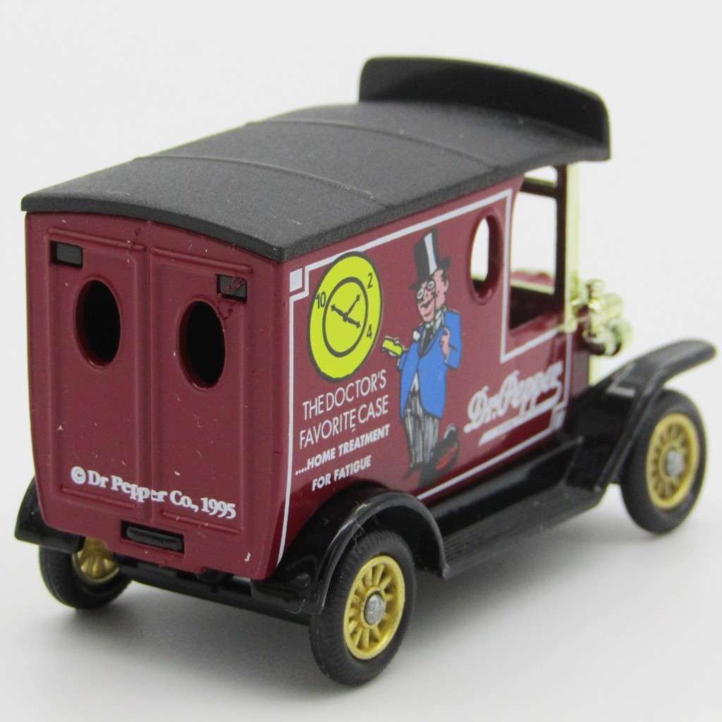 Lledo Ford Model T Dr Pepper delivery van in box