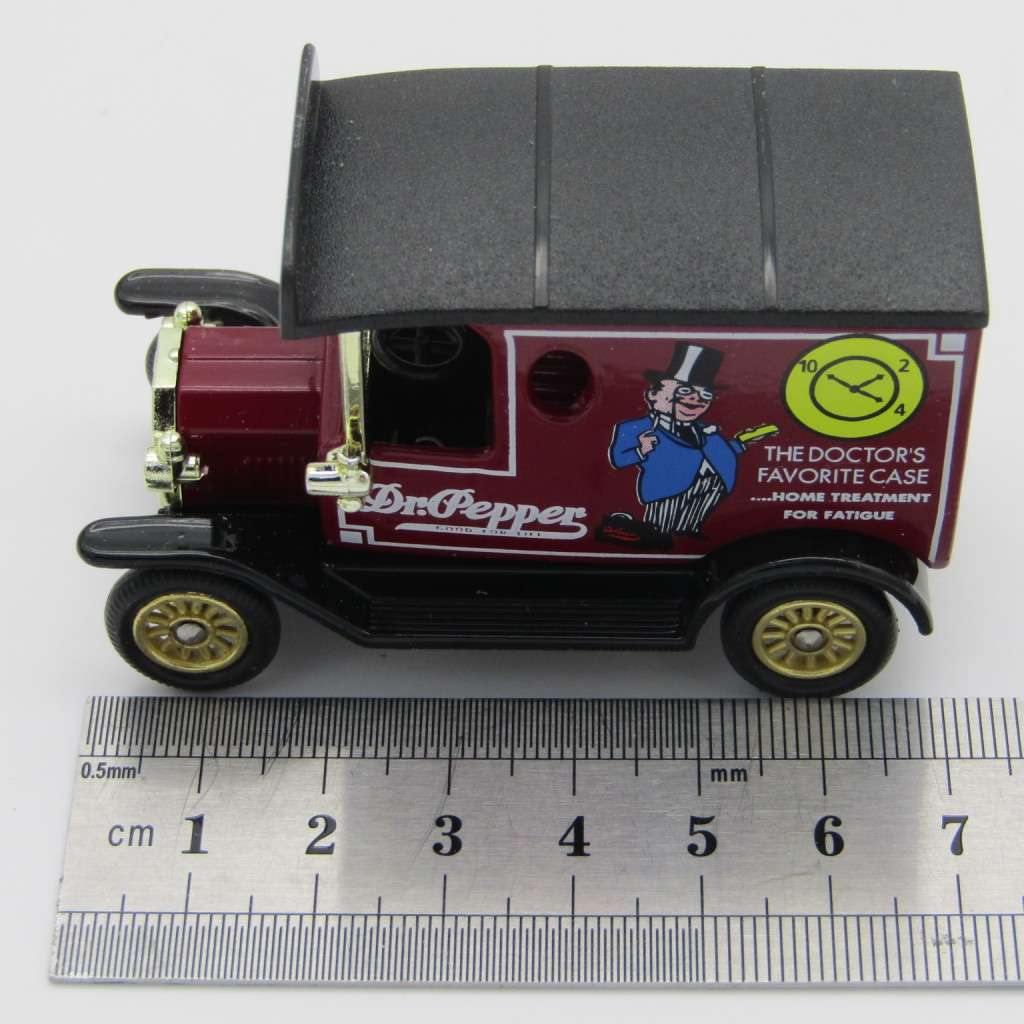 Lledo Ford Model T Dr Pepper delivery van in box