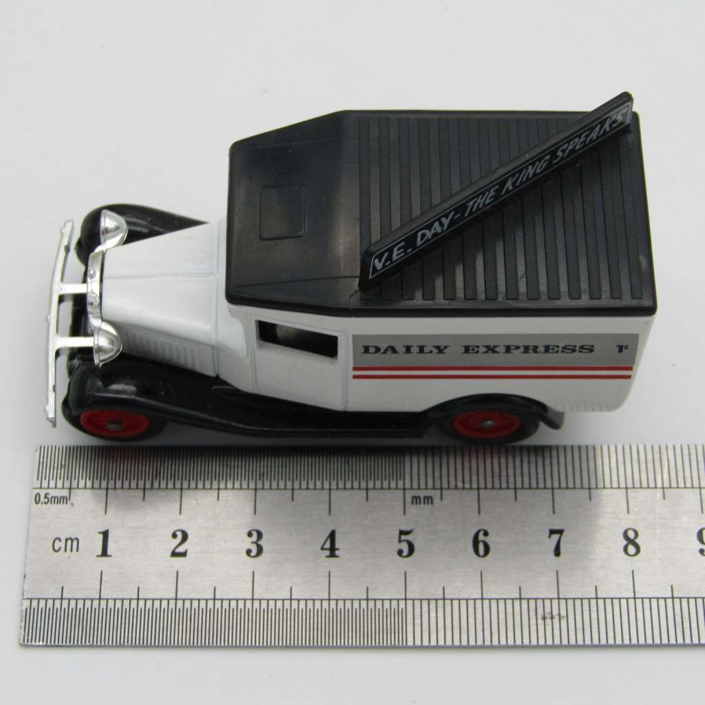 Lledo Ford Model A Daily Express V.E day Model car in box