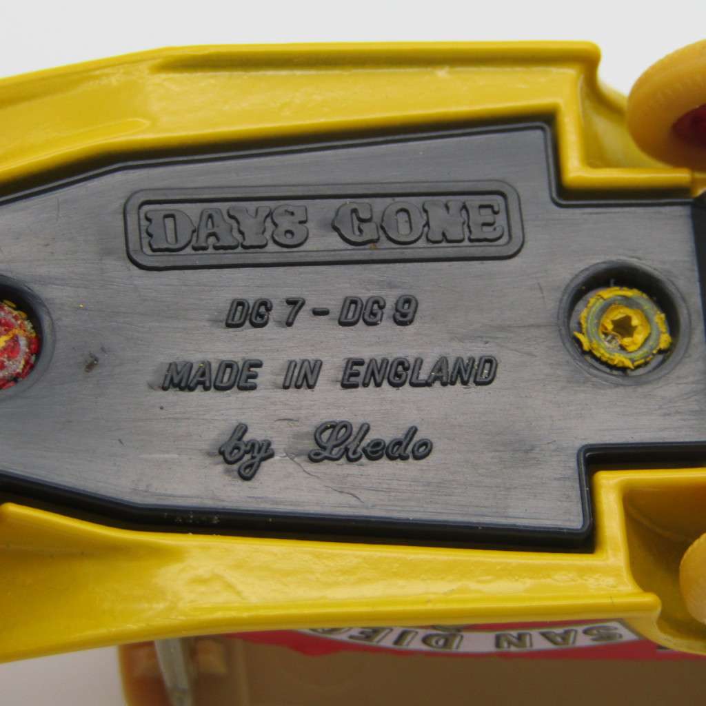 Lledo Ford Model A San Diego Fire chief model car in box with figurines