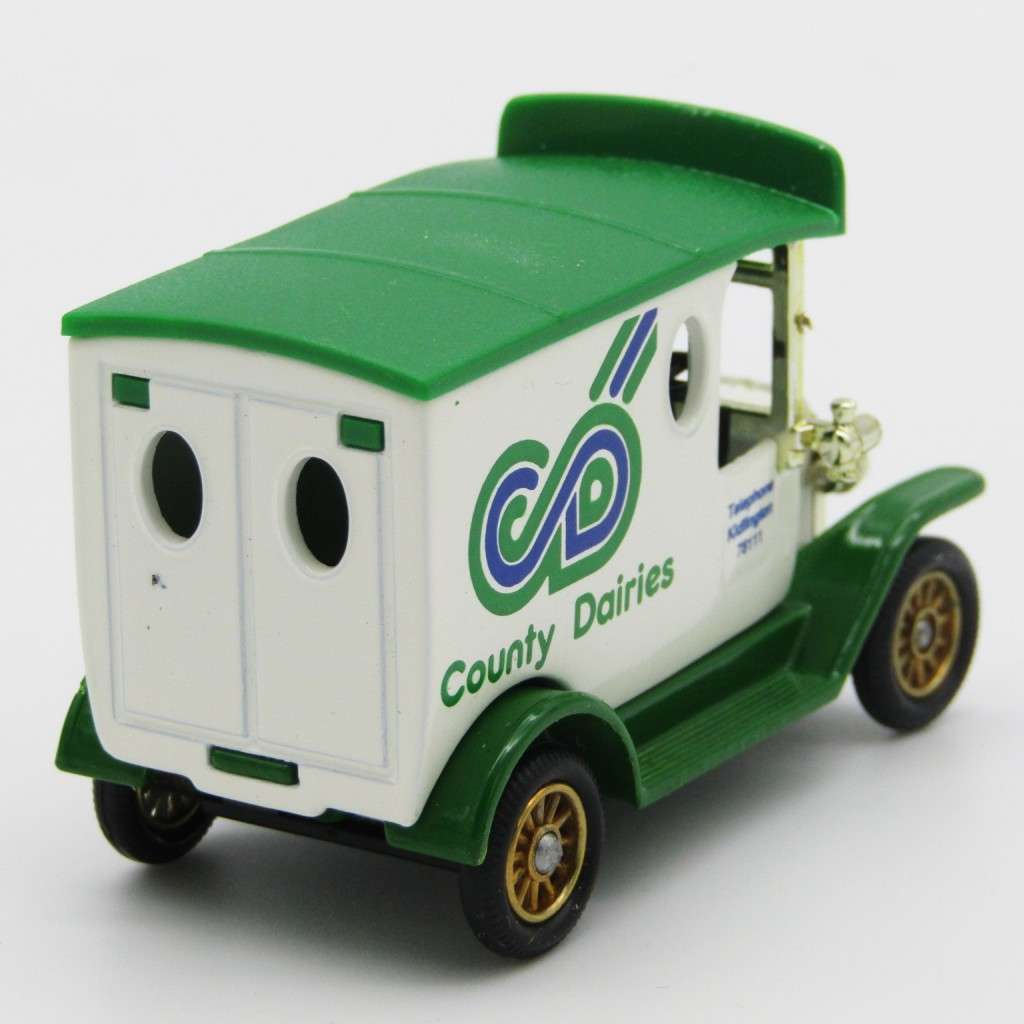 Lledo Ford Model T Country Dairies delivery van in box