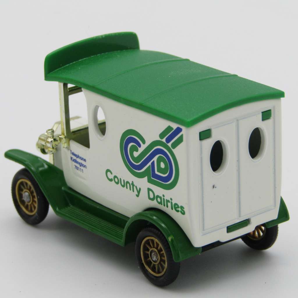 Lledo Ford Model T Country Dairies delivery van in box